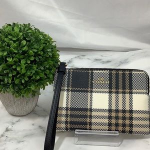 NWT Coach Outlet Women's Corner Zip Wristlet with Garden Plaid Prints